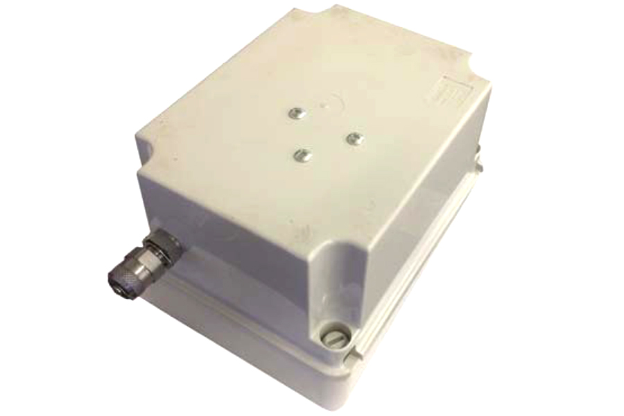 Vacuum pump for negative precharge